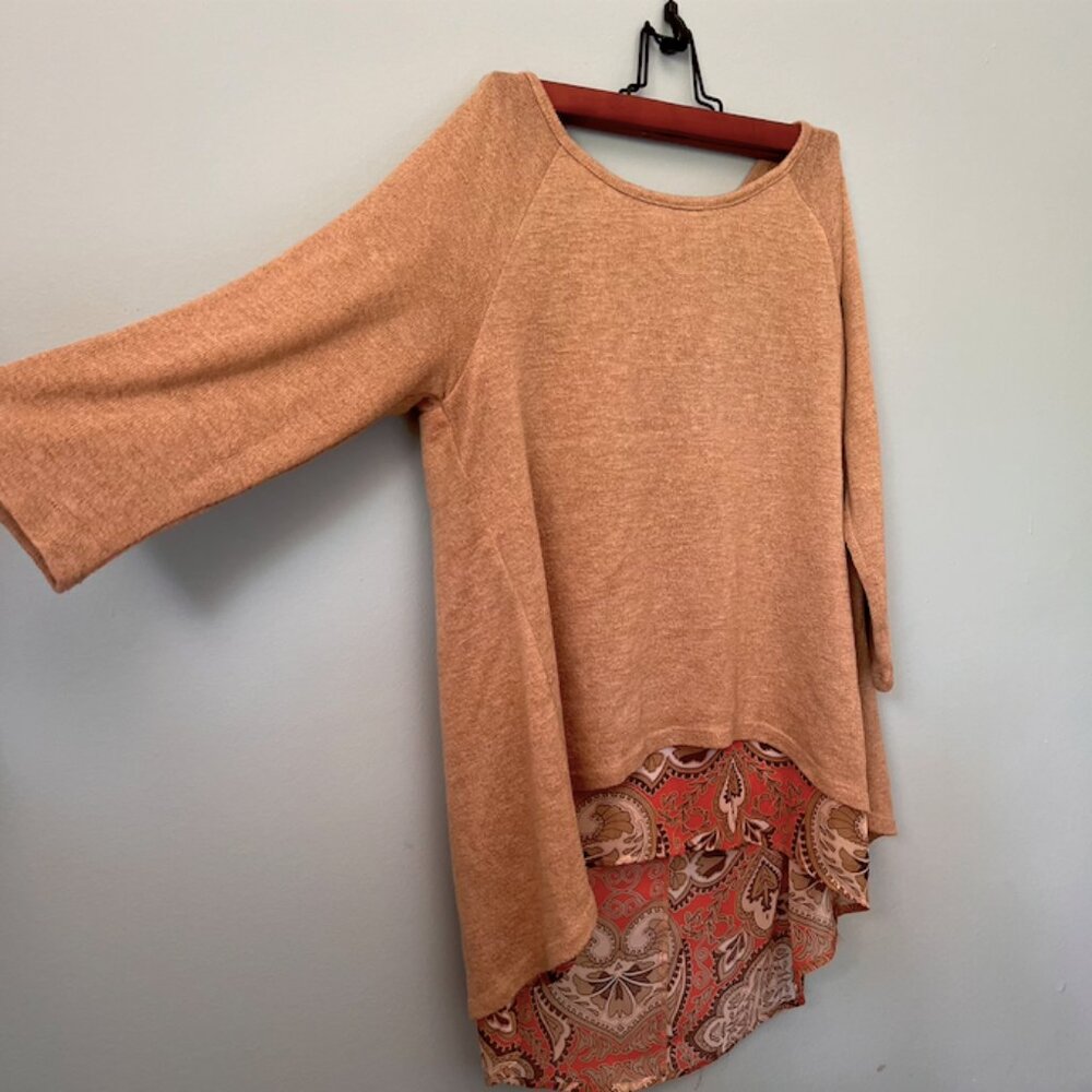 Vintage Paisley Handkerchief Back Knit Loose Tunic Style Ladies Shirt